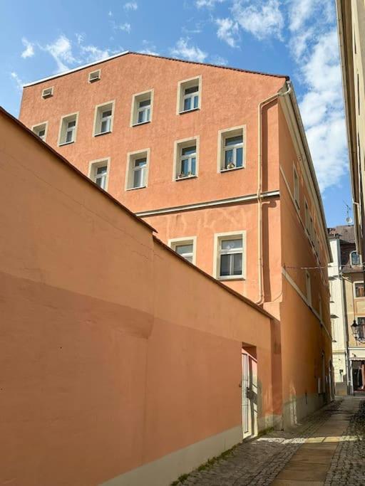 Modern Eingerichtete Wohnung Im Stadtzentrum Zittau Kostenloser Parkplatz Exterior foto